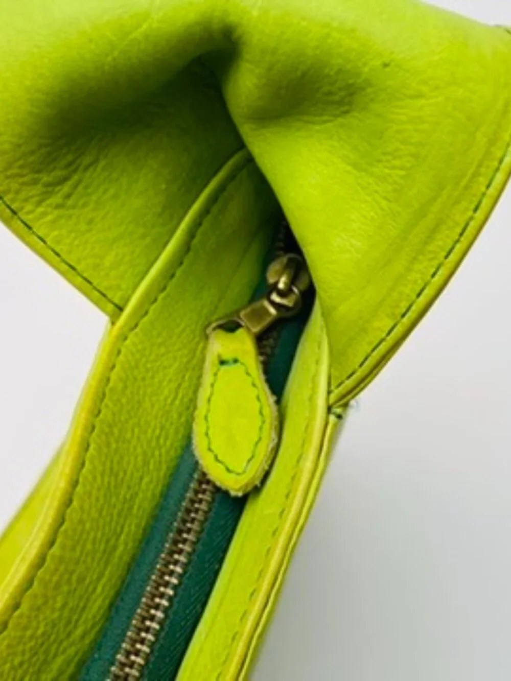 SABINA New York Real Leather Ergonomic Hobo Shoulder Bag Lime Green Chartreuse